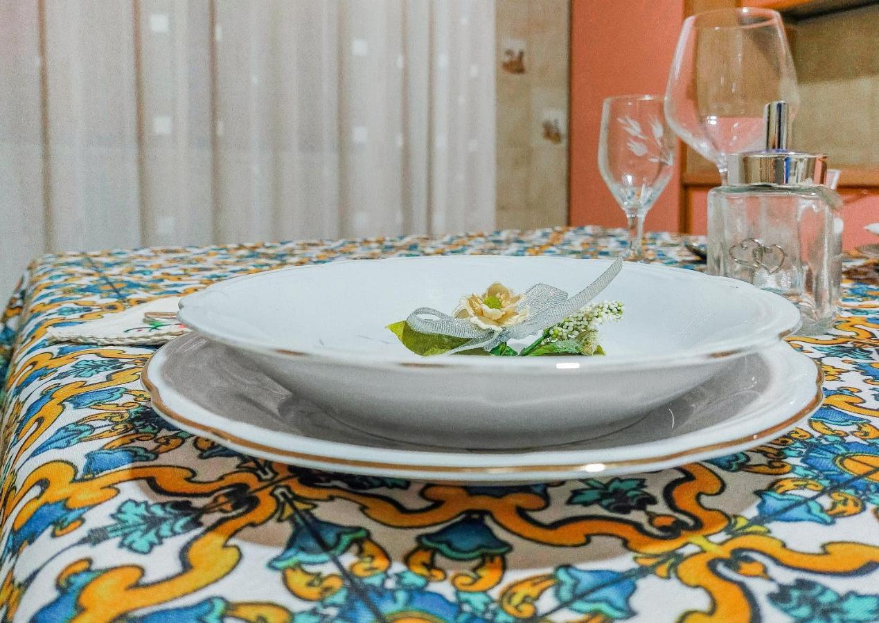 Casetta Orchidea A Pochi Passi Dal Centro Lampedusa Bagian luar foto