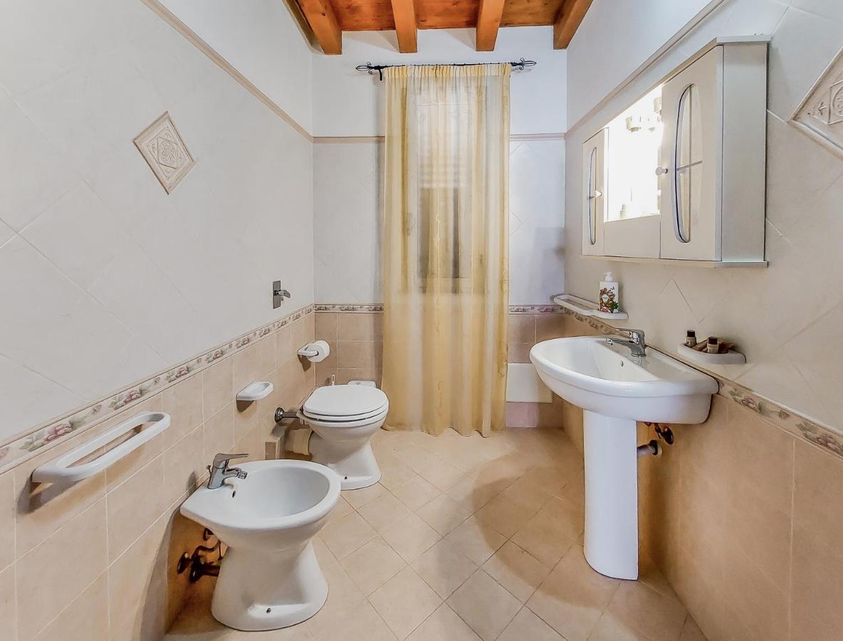 Casetta Orchidea A Pochi Passi Dal Centro Lampedusa Bagian luar foto